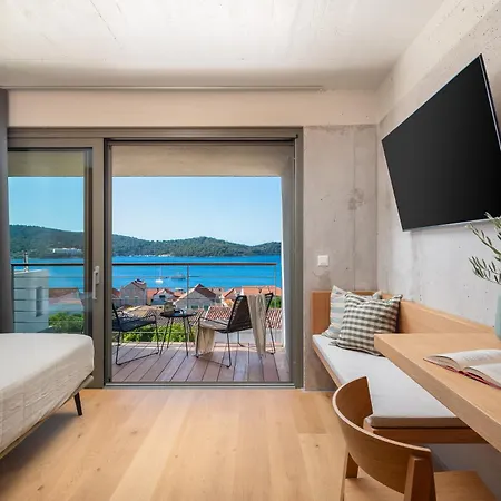 Nisa - Private Pool & Panoramic Sea Views