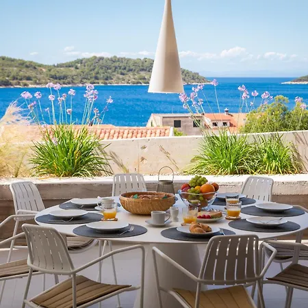 Nisa - Private Pool & Panoramic Sea Views Vila