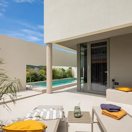 Vila Nisa - Private Pool & Panoramic Sea Views *