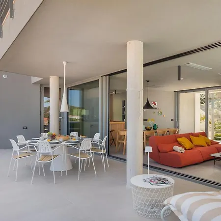 Nisa - Private Pool & Panoramic Sea Views Vila