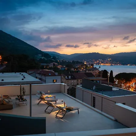 Nisa - Private Pool & Panoramic Sea Views Vila