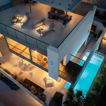 Nisa - Private Pool - Panoramic Sea Views - Rooftop Villa *