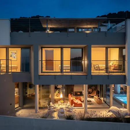 Nisa - Private Pool & Panoramic Sea Views