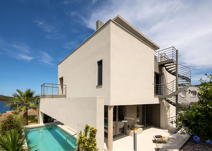 Nisa Villa